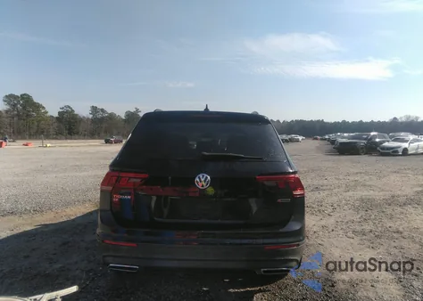 2021 Volkswagen Tiguan 2.0T Se/2.0T Se R-Line Black/2.0T Sel z USA, uszkodzony, nr VIN 3VV2B7AX5MM099443